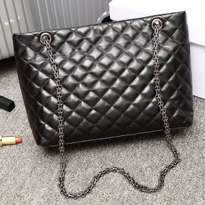 Buy cheap ODM Polyester Lining Shoulder Polyurethane Tote Bag With Hasp from wholesalers