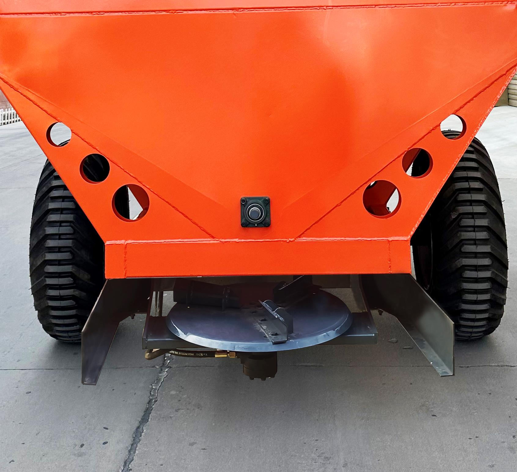 Buy cheap Tractor-Pulled Grain Fertilizer Spreader 3-9 m3 Capacity from wholesalers