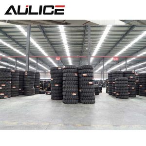Buy cheap 10.00R20 All Steel Radial Truck Tyre Excellent Loading Capacity from wholesalers