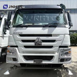 Buy cheap From China Howo Sprinkling Water Tank Truck 351 - 450hp 6x4 10 Wheels From China from wholesalers