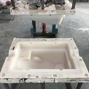 Big Reaction Injection Molded Parts Polyurethane PU Material Deburring Surface