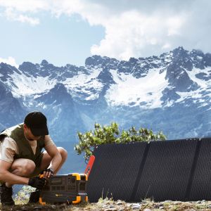 Buy cheap 200W Portable Folding Solar Panels with 22% Efficiency Monocrystalline Silicon and USB Port from wholesalers