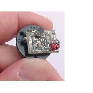 Portable Auto / Manual Wireless Bug Detector Device To Detect Hidden Cameras