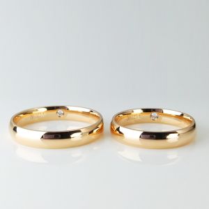 China Mirror Polished Wall Diamond Inlay 8.8g Wedding Pair Rings on sale