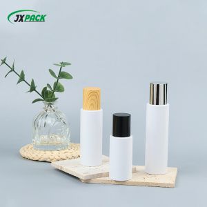 Custom PET Plastic Cosmetic Bottle 80ml with Screw Cap