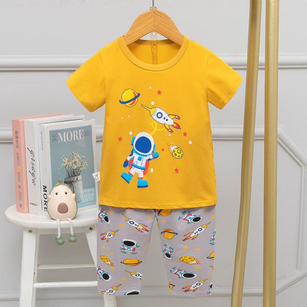 Buy cheap Oem Short Sleeved Capris Summer Cotton Pajamas Sets Yellow Astronaut from wholesalers
