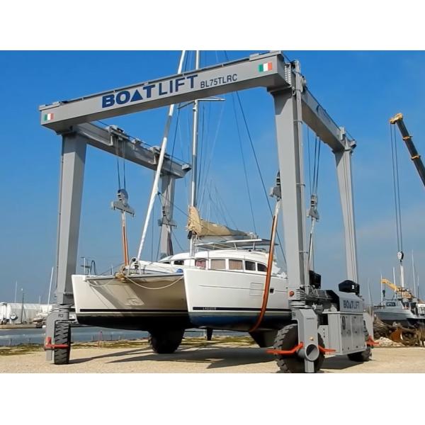 Quality Boat Maintenance Small Tonnage Yacht Lifting Crane Customized Speed for sale