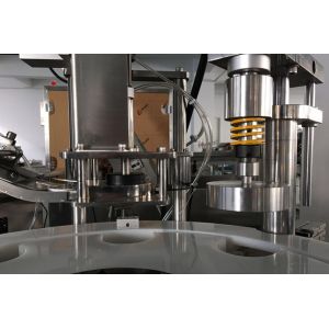 Automatic Rotary Type Automatic Glass Bottle Sealing And Capping Machine 2000bph