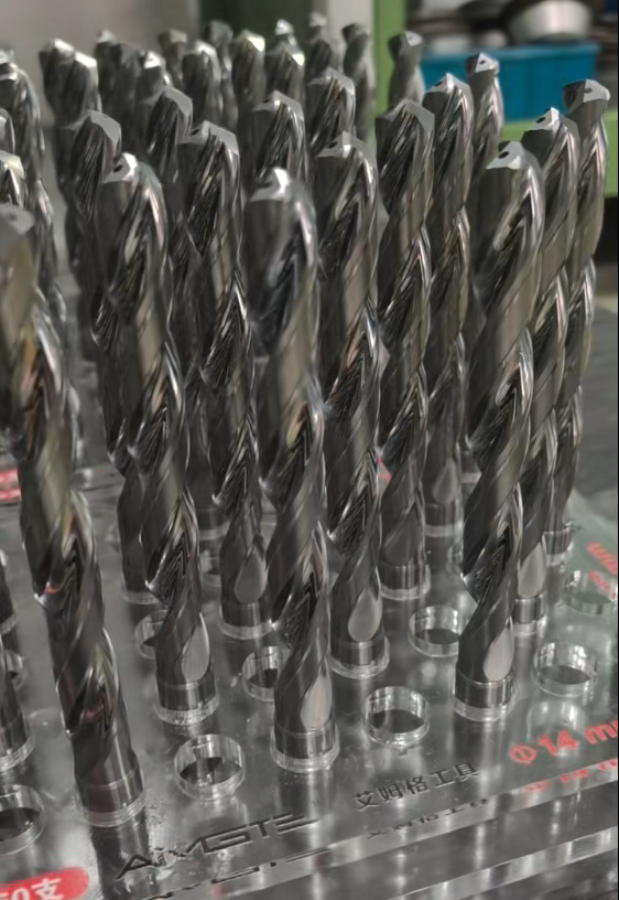 Buy cheap 14mm Internal Coolant Solid Carbide CNC Drill Spiral Flute Design High product