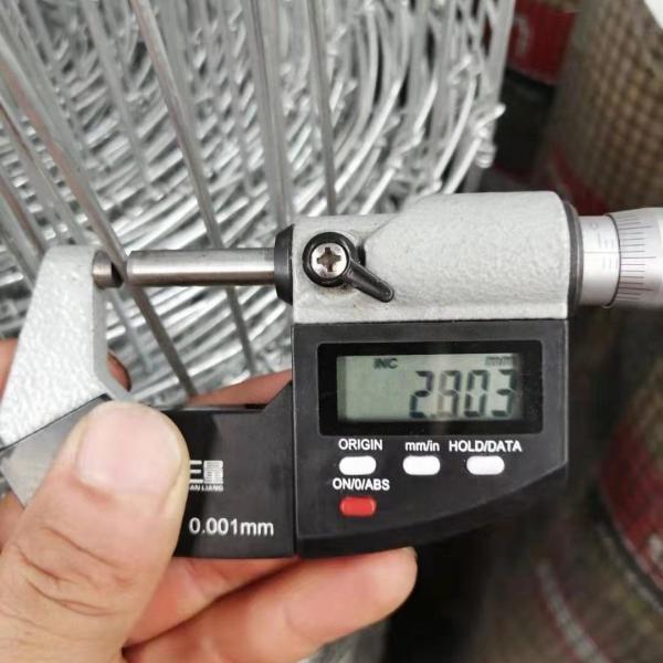 2.6m Height Rot Proof Hinge Joint Fence Barbered Wire Durable Best Field Fence For Cattle