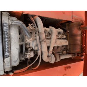 Japan Manufactured Secondhand Hitachi Crawler Excavator Ex200 in Excellent