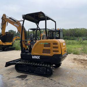 Buy cheap 2.2T Hydraulic Mini Excavator Kubota With Swing Boom from wholesalers