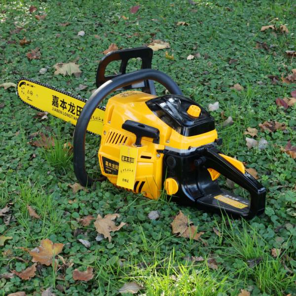 Quality Chainsaw Easy To Operate 58CC Chain Saw Powered Gasoline Garden Tools for sale