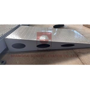 Tilted Platform Car Parking Lift With Direct Lifting Cylinders Operation System