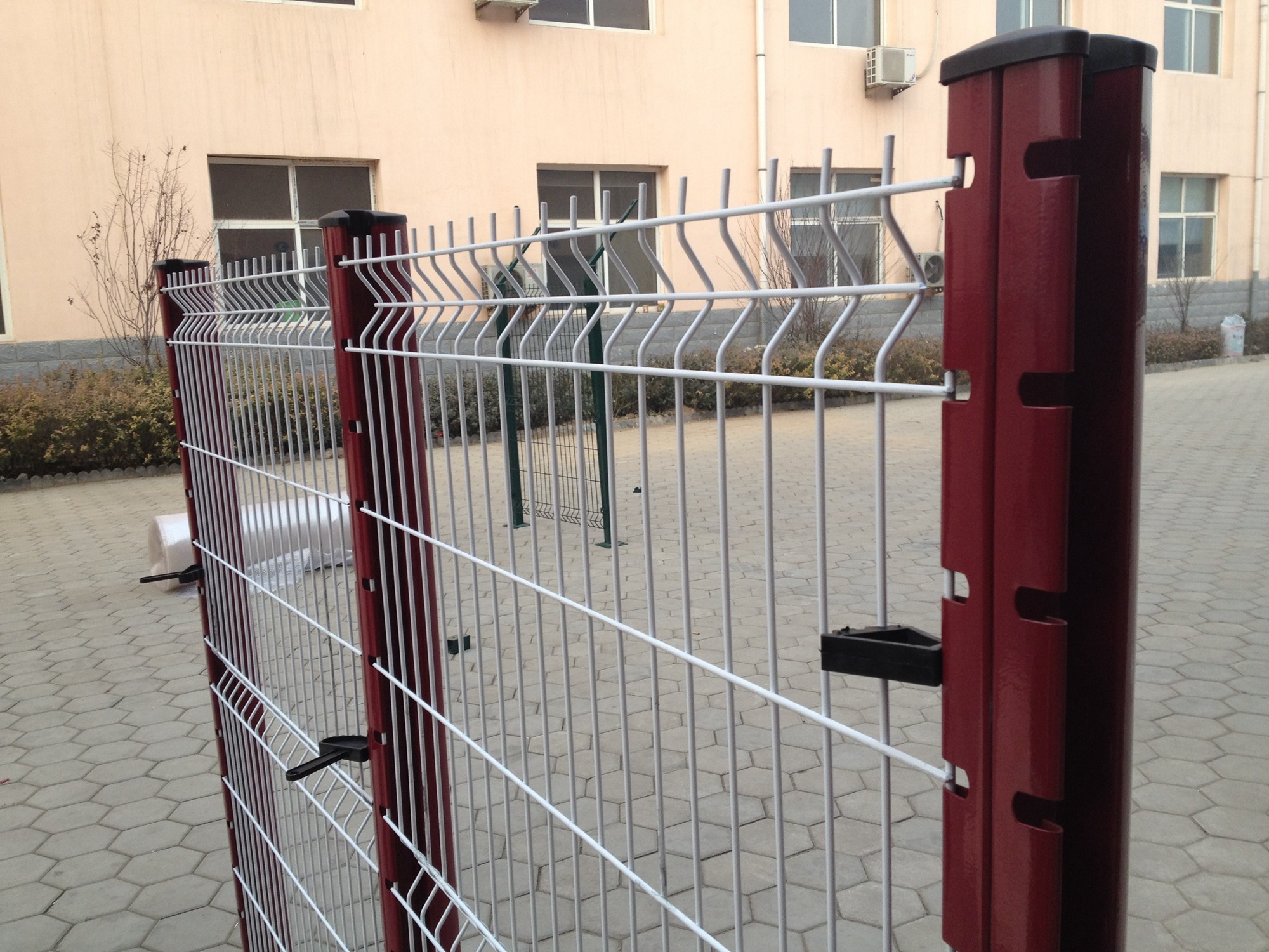 Triangular Bending Wire Mesh Fence 3D V Mesh Powder Coating