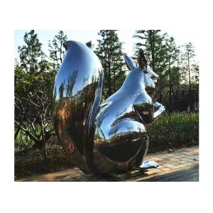 China Custom Adorable Animal Sculpture Artists , Squirrel Sculpture For Garden Decoration on sale