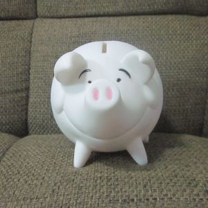 China Happy cartoon pig pvc piggy bank, rubber money box promotional toys for kids on sale
