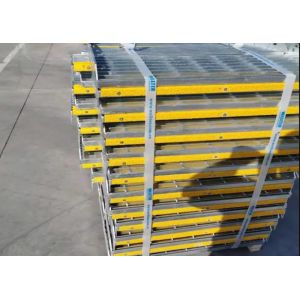 Buy cheap Walkway Yellow Equivalent Nosing Hot Galvanized Steel Grating 30x5mm 30x100cm from wholesalers
