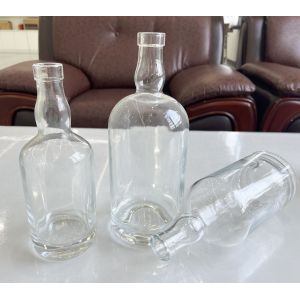 Clear Glass 750ml Bottle for Spirits Brandy Gin Rum Tequila and Vodka in Glass