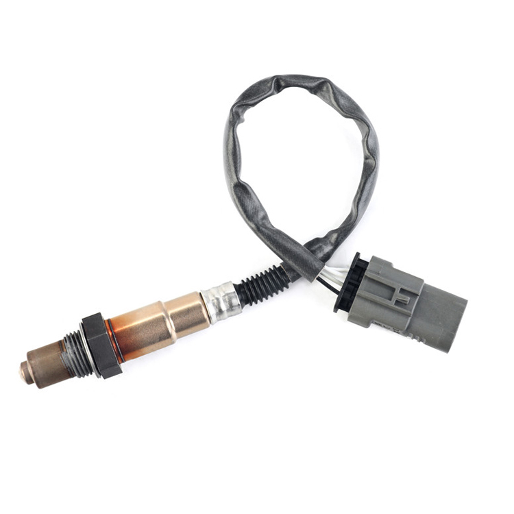 China 12 Volt Standard Automotive Oxygen Sensor 100cm Wire Length on sale