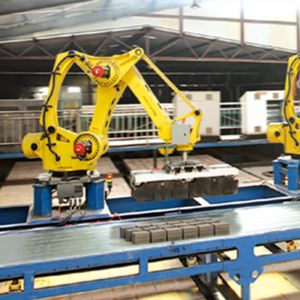 Brick Plant Automatic Robot System With Stacking Grippers Yellow