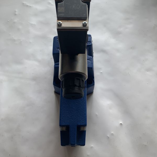 Buy cheap 4WREE10W1-25-2X/G24K31/A1V 4WREE10W75-2X/G24K31/A1V 4WREE10W50-2X/G24K31/A1V Rexroth Germany hydraulic directional valve electromagnetic proportional from wholesalers