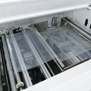 800mm Width Bag Automatic Packing Machine Connect With Bottle Blowing Machine