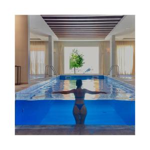 Buy cheap Plastic Customized Swimming Pools for Transparent Skyline Infinity Glass Rooftop View from wholesalers