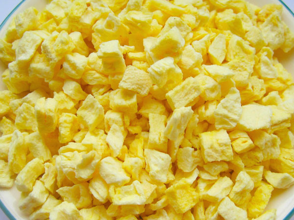 Quality Nutritious Freeze Dried Fruit , Freeze Dried Pineapple Raw Fruit Flavour for sale