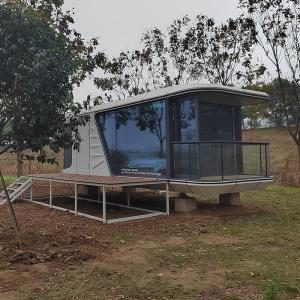 Galvanized Steel Structure Prefabricated Capsule Houses Outdoor Integrated