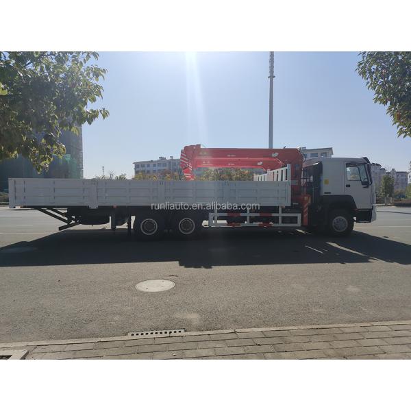Folding Arm Cargo Mounted Crane SQZ300 SINOTRUK HOWO 6x4 Truck With Crane 12 Ton