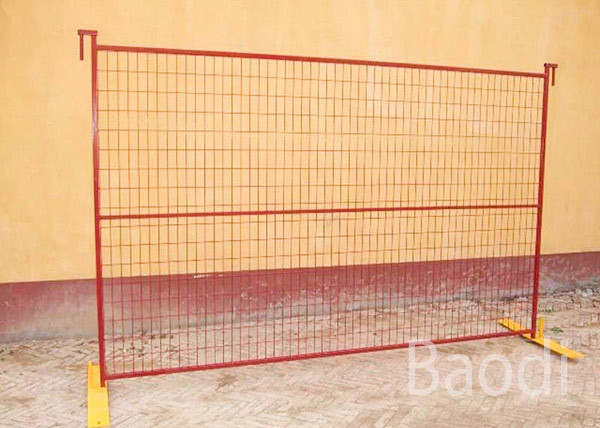 Buy cheap Galvanized Portable Fence Panels , Free Standing Crowd Control Barricades from wholesalers