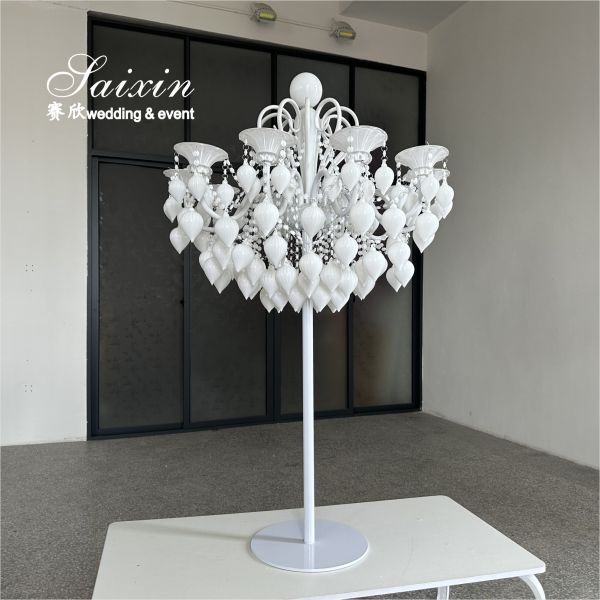 Quality Gorgeous Wedding Decorative White Chandelier Candelabra For Centerpieces for sale