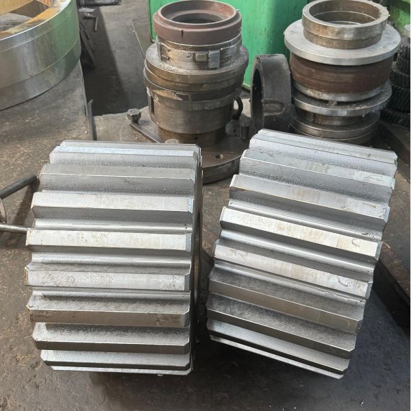 Quality Custom Spur Gears with Rectangular Spline 220-260 HB Hardness for sale