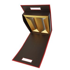 China Multi functional Gold Color Foil Hot Stamping OEM Design Cake Food Packing Cardboard Box with Handle on sale