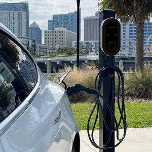 China 32A 3 Phase Type 2 EV Charger for Tesla Model 3 Portable and 50Hz±10Hz Grid Frequency on sale