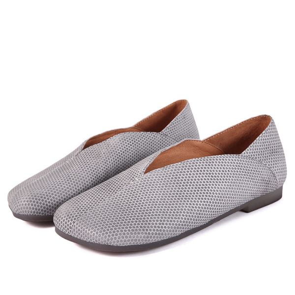 S137 2020 Featured small polka dot head layer cowhide flat shoes retro ethnic