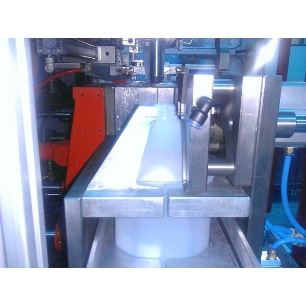 Milk Bottle HDPE Plastic Bottle Mold With Auto Deflashing System