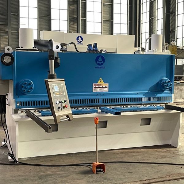 QC12K 6*2500 CNC Hydraulic Guillotine Shearing Machine High Precision with Blade Clearance Adjustment