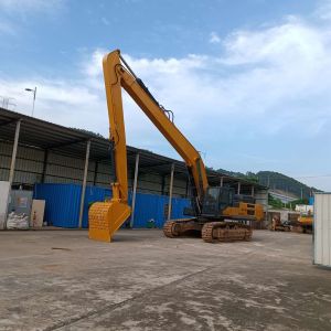 18m 15 M CAT320 Excavator Long Boom Includes Arm Boom Bucket