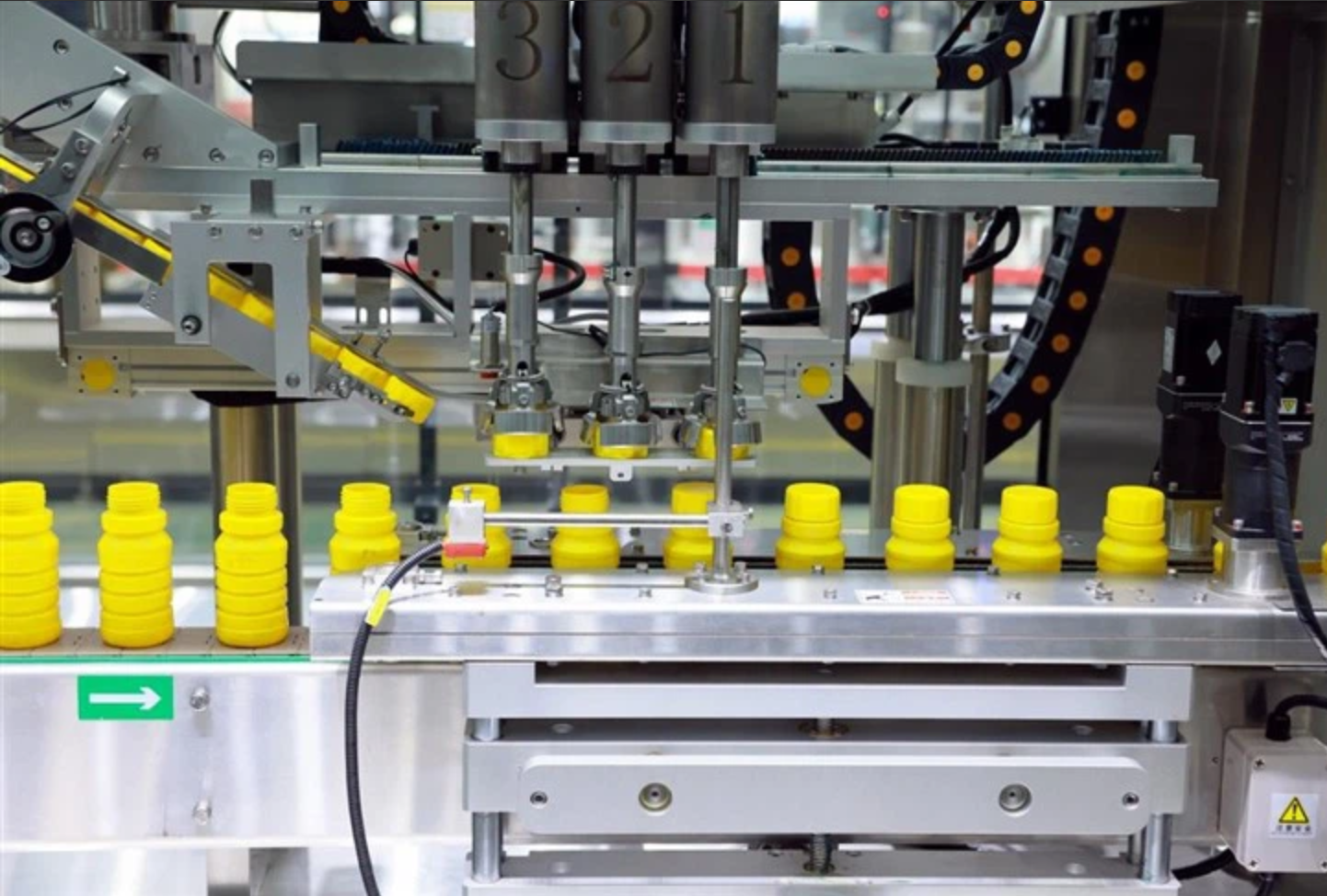 Automatic Monoblock Filler Capper Machine