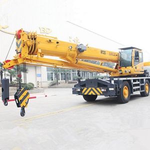 China High Power Rough terrain mobile crane lifting RT25  With QSB6.7- C190 Engine on sale