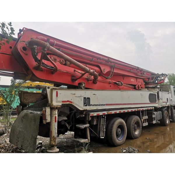 Used Heavy Equipment for Ready Mix Putzmeister 56 Meter Concrete Pump Truck