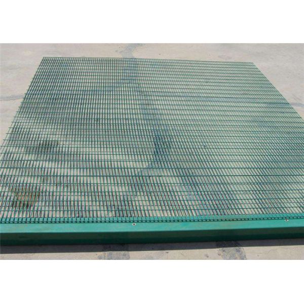 Galvanized Anti Climb Curved Metal Fence Welded 358 Security Fencing