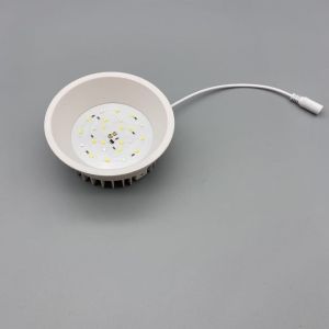 Buy cheap 5W UVA UVB LED Round Light For Lizards Turtles And Birds Natural Sunlight Simulation For Optimal Well-Being from wholesalers