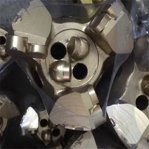 94mm Three-Wing Type PDC Drilling Drag Drill Bit , PDC Concave Drill Bit