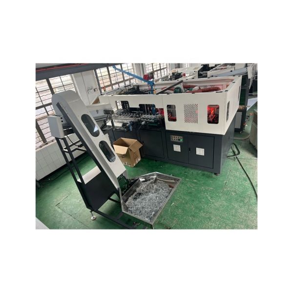 SMC High Pressure Valve 6 Cavites Plastic Bottle Blow Molding Machine for 0.1L