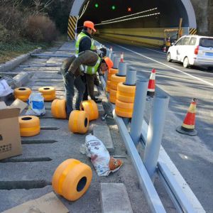 Highway Guardrail Roller Barrier with and Double Q235 Steel Barrels and ISO
