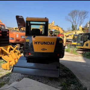 Buy cheap Second-hand Hyundai 60 Wheeled Excavator 6000kg Operating Weight from wholesalers