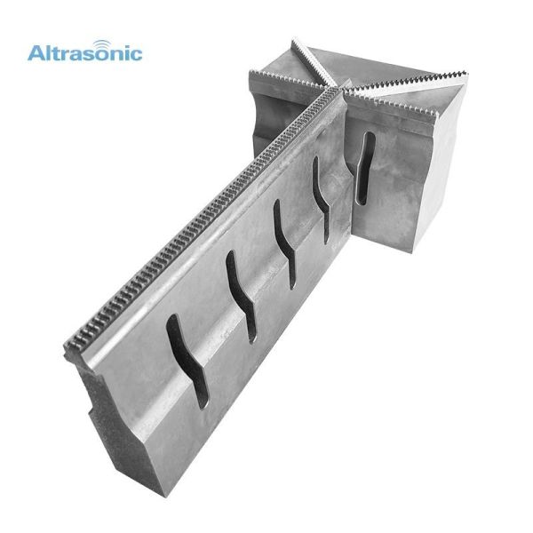 Quality 15kHz 20kHz Custom Made Ultrasonic Welding Horn With Different Types for sale